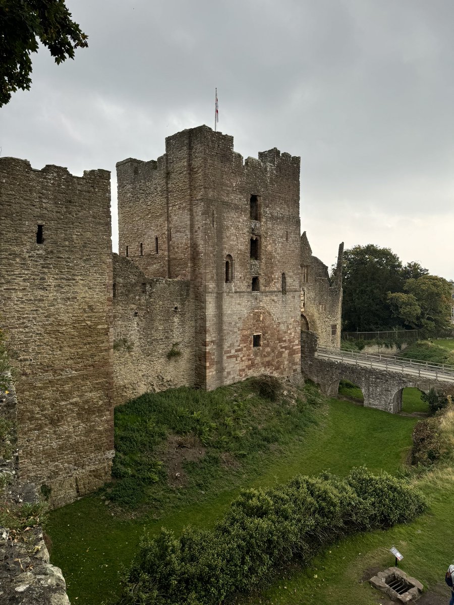 castlehunteruk's tweet image. Home now after a solid week of castle hunting, 10 sites visited and some brilliant new castle now ticked off my list. Still have barely scratched the surface of castles in the UK and many more trips ahead 😃 #castle #castlehunter