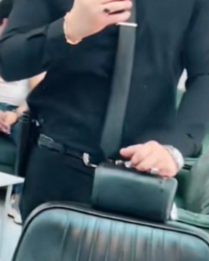 مرحبا شلونكم شخباركم اسمي احمد عمري 30 سنه اعزب وموظف حكومي اتشرف بمعرفتكم