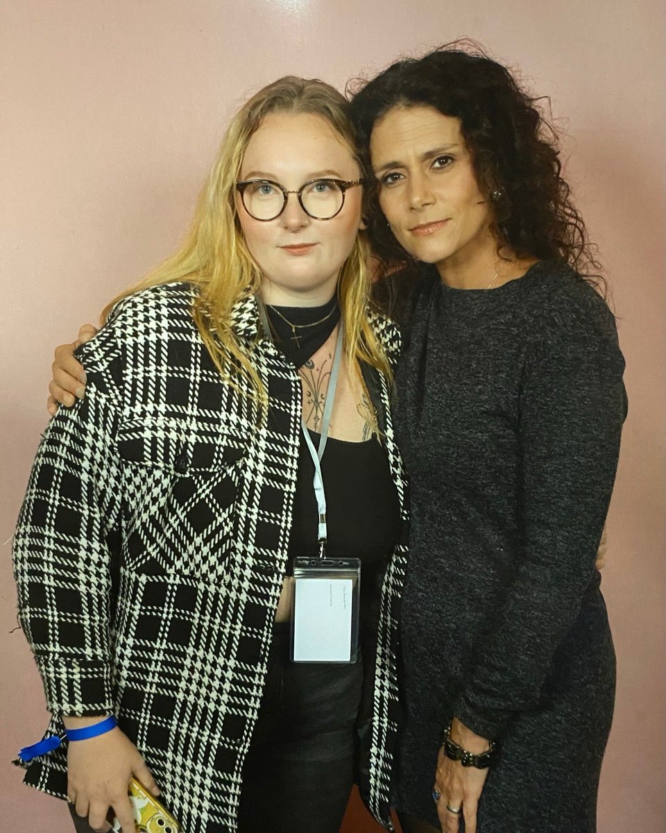 ame_enpeine's tweet photo. thank you for playing Melissa in Teen Wolf, you were my surrogate mother when my relationship with my mother was deteriorating so thank you for that, I love you.
@MelissaPonzio1 https://t.co/UR2KrvgQDj