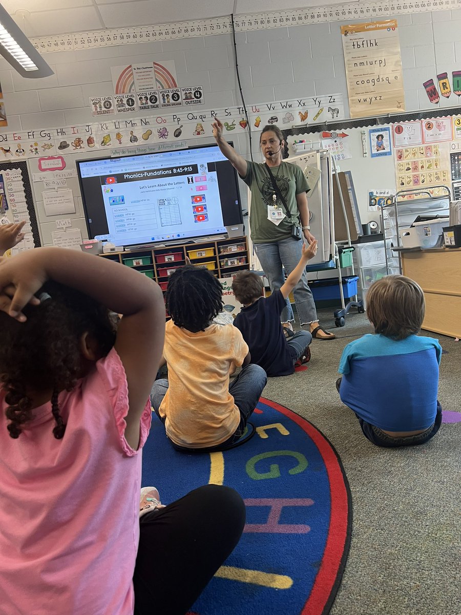 BIG learning is happening in Mrs. Pearman’s Kindergarten class. We practiced blending, tapping, and spelling in phonics today! #trustyhuskies #AHL_AVID