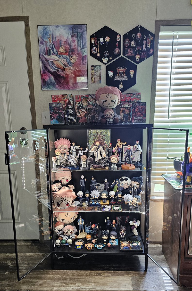 Angelo_Anaconda's tweet photo. My Sukuna / JJK shrine! It brings me so much joy <3 https://t.co/rBmeuHnF49