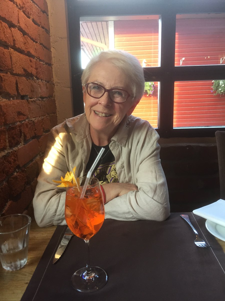 Zoe Iqbal 🍉☮️ tweet media