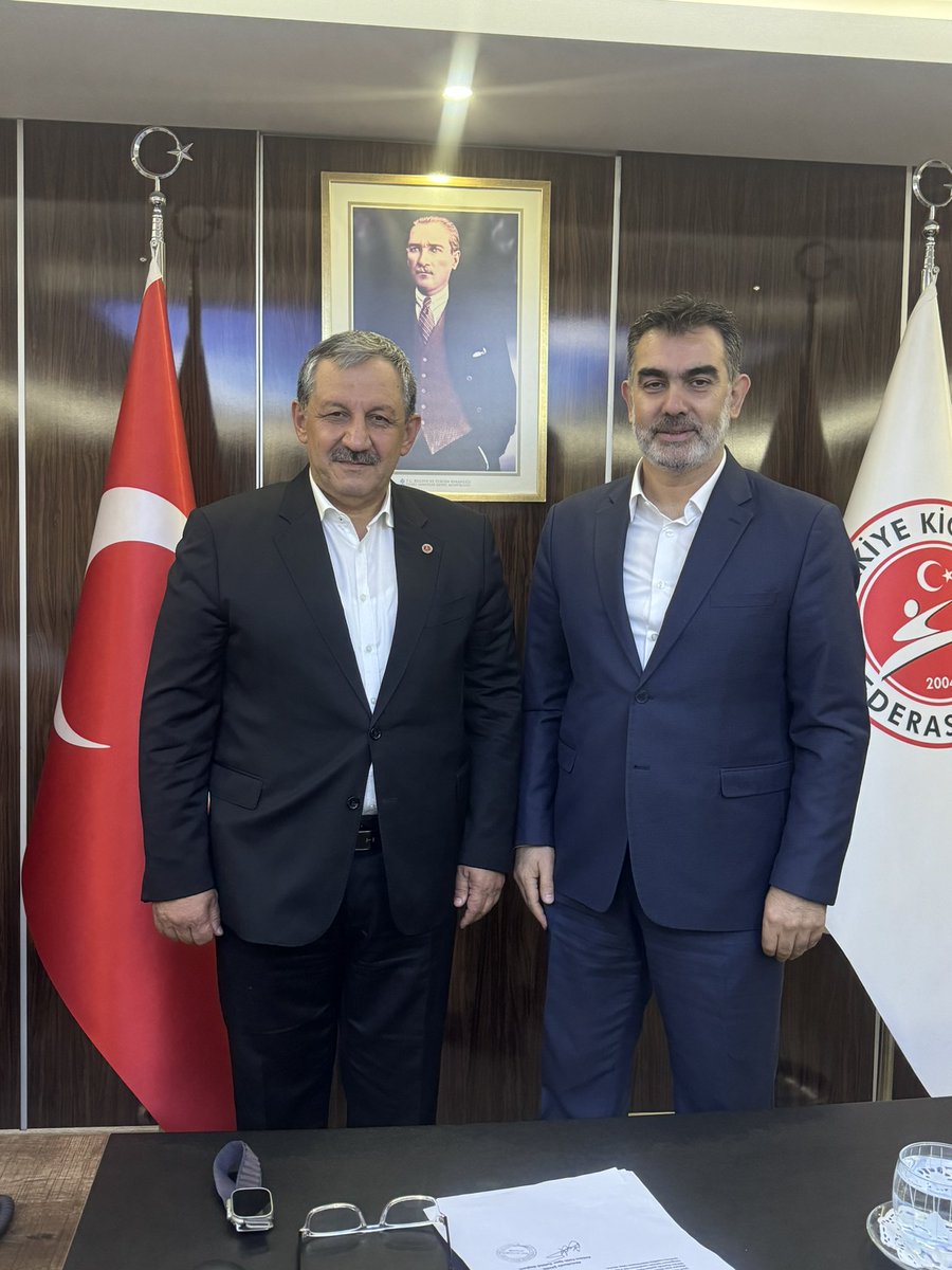 Muratkickboks1's tweet photo. Türkiye Kick Boks Federasyonu Başkanımız Sayın @salimkayici  ile Delege Seçimi Kura Çekimi Sonrası Ankara 
@TRkickboksFed https://t.co/d1edk6vM4C
