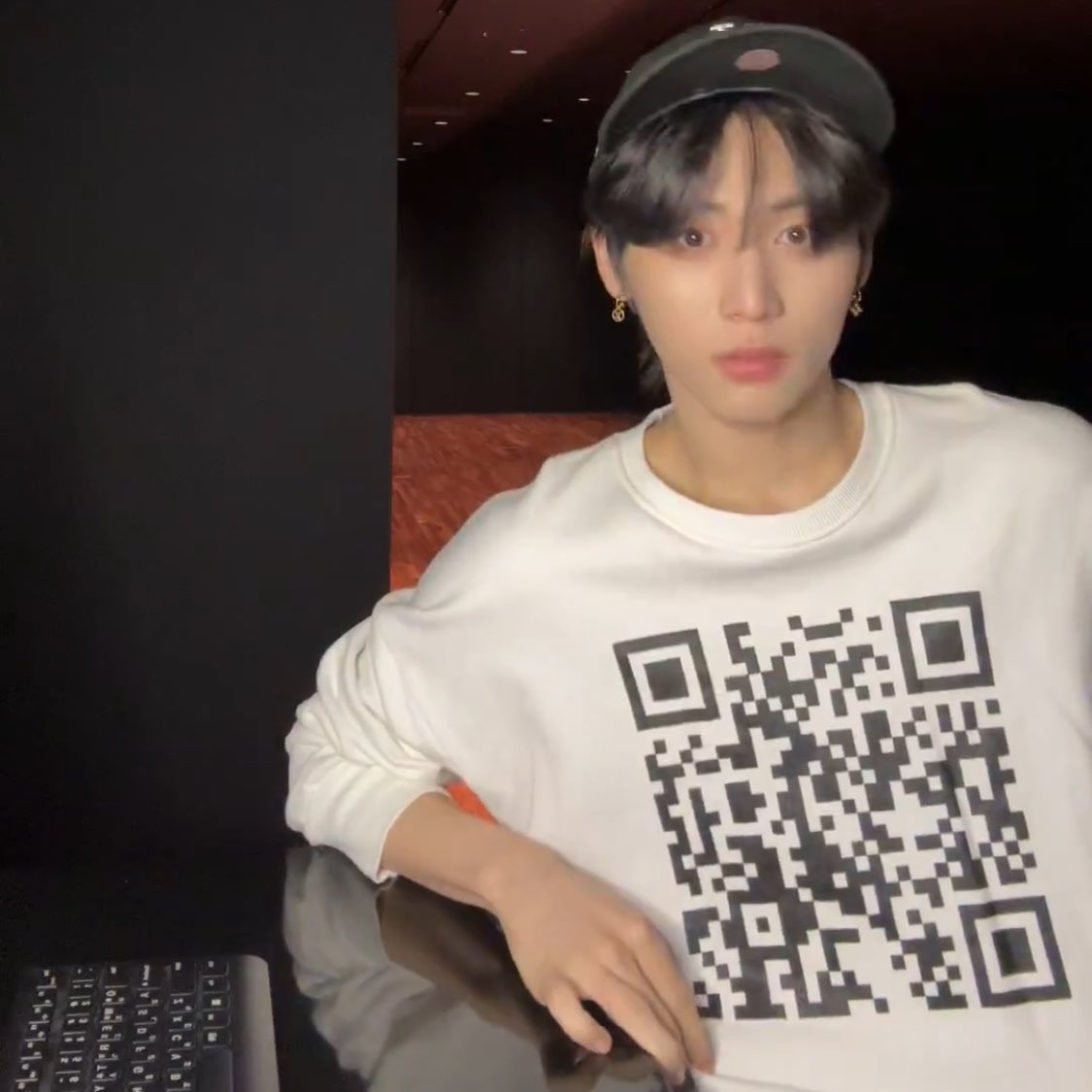 Kalau mau ngasih angpao bisa kirim ke qris ini ya