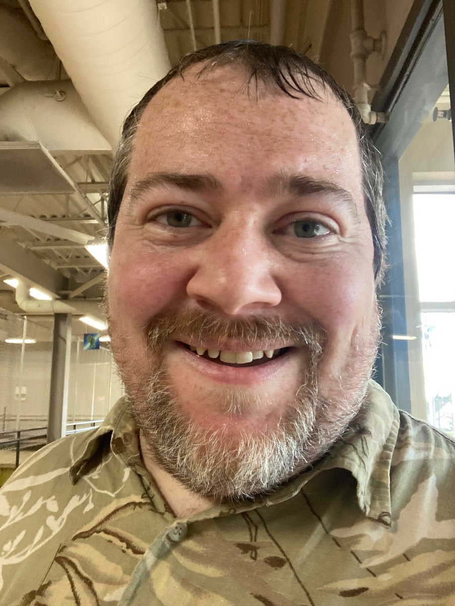 I took a little walk today - 4.1 km in just about 50 minutes. Not too bad for my first time on a track in 10+ years 🥵🥵🥵