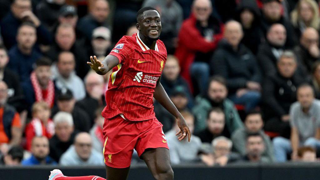 AnfieldEdition's tweet photo. 🔒 2-0 (Ipswich)
🔒 2-0 (Brentford)
🔒 3-0 (Man United)
🔒 3-0 (Bournemouth)

Four clean sheets in five games and the best goal difference in the league.

On lock. https://t.co/E3R894aGEQ