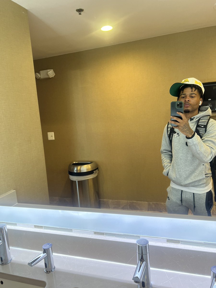 _1lilnick's tweet photo. Da Big House!Ⓜ️ https://t.co/OgACsYYnsf