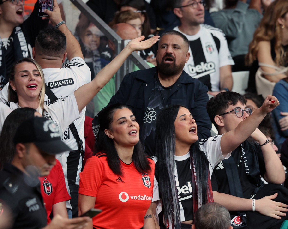 Bitmez bu sevda 🫶 <a href="/Besiktas/">Beşiktaş JK</a>