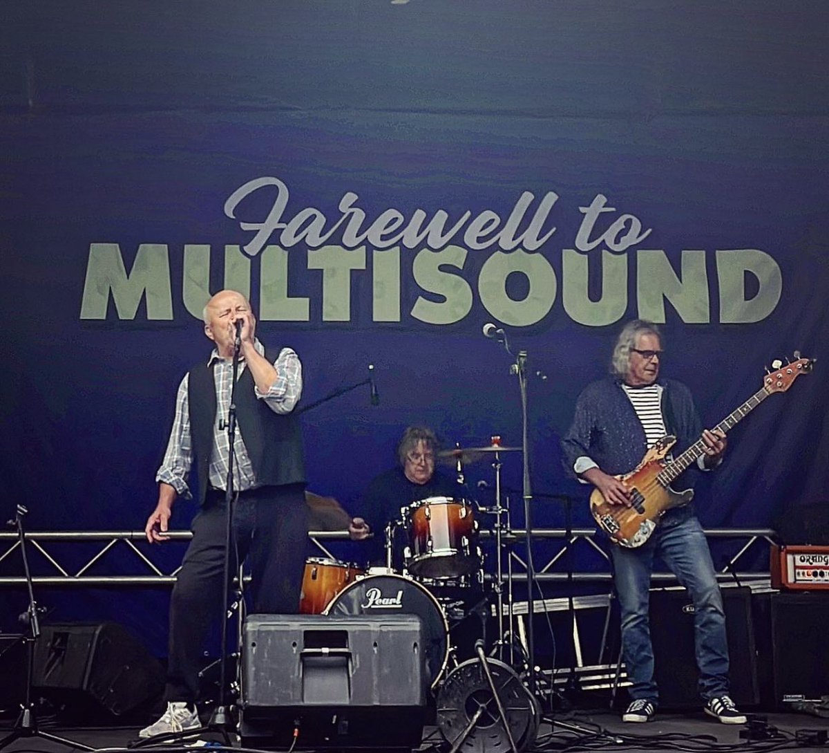 francisxyzk's tweet photo. What a wonderful weekend that was; a magical melding of: music, performance and art.
I danced like no one was watching.
#Cavan #Culturenight #Multisound https://t.co/tkMVC6XyhC