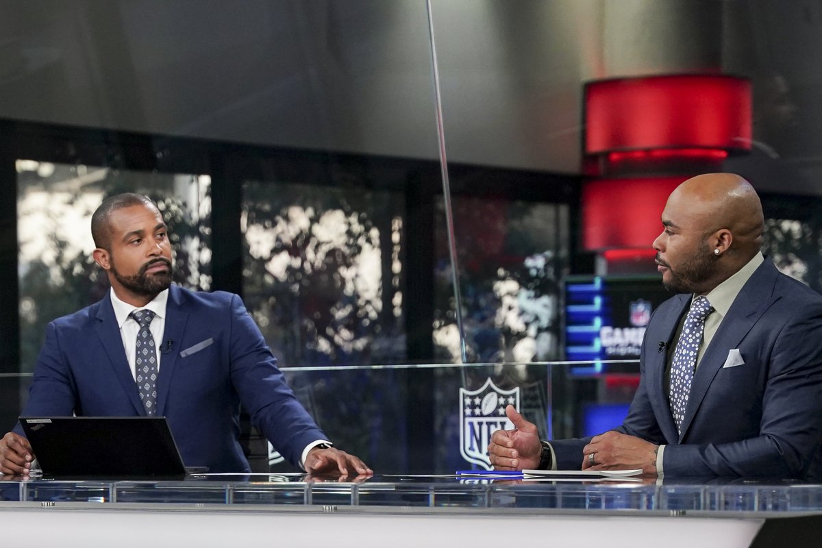 Your game nearing halftime? 

Come spend it with me and <a href="/SteveSmithSr89/">Steve Smith Sr.</a>   on @NFLGameday Live
 
(pic not live but the highlights are)