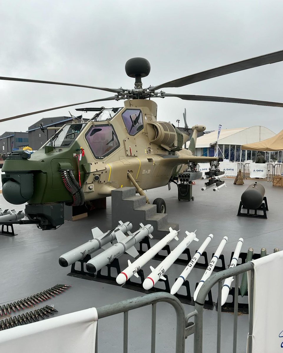 Defense_Talks's tweet image. Air Show of the #AAD2024 concludes today 🇿🇦

China showcased the Z-10ME Attack Helicopter at the #AAD2024  to attract African militaries towards this lethal flying tank.