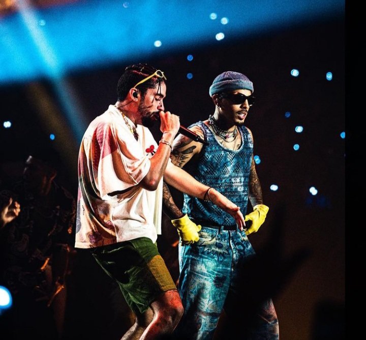 🚨 SAMPLES DE TEMAS DE BAD BUNNY &amp; RAUW ALEJANDRO

Abro hilo🧵👇🏼