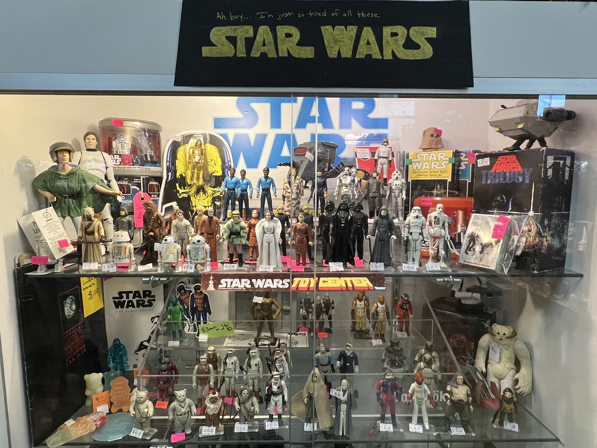 4LOMKUSS's tweet photo. In the Windy City for just a few days and couldn’t miss the chance to stop by @ToydeJour Chicago’s Largest Toy Shop! A few Star Wars highlights as well as my pick-up: Sgt. Mace from @hasbro ‘s COPS &amp; Crooks line! #starwars #hasbro #copsandcrooks https://t.co/tqr3TK7dCR