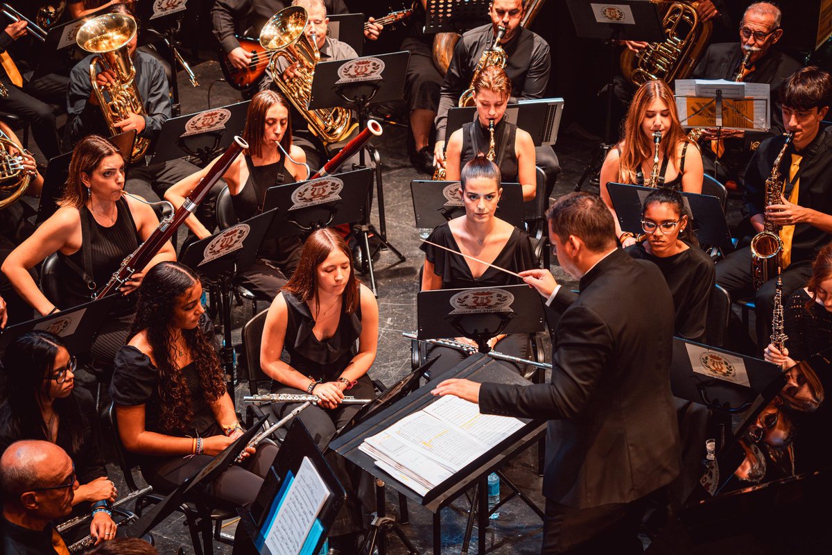 Estamos viviendo una noche única en el Teatro Salón Cervantes gracias a <a href="/simantduo/">SIMANT DUO OFFICIAL</a> 💫

#losconciertosdelamuralla #MúsicaEnVivo #livemusic #Madrid #AlcaladeHenares #conciertos #SimantDuo