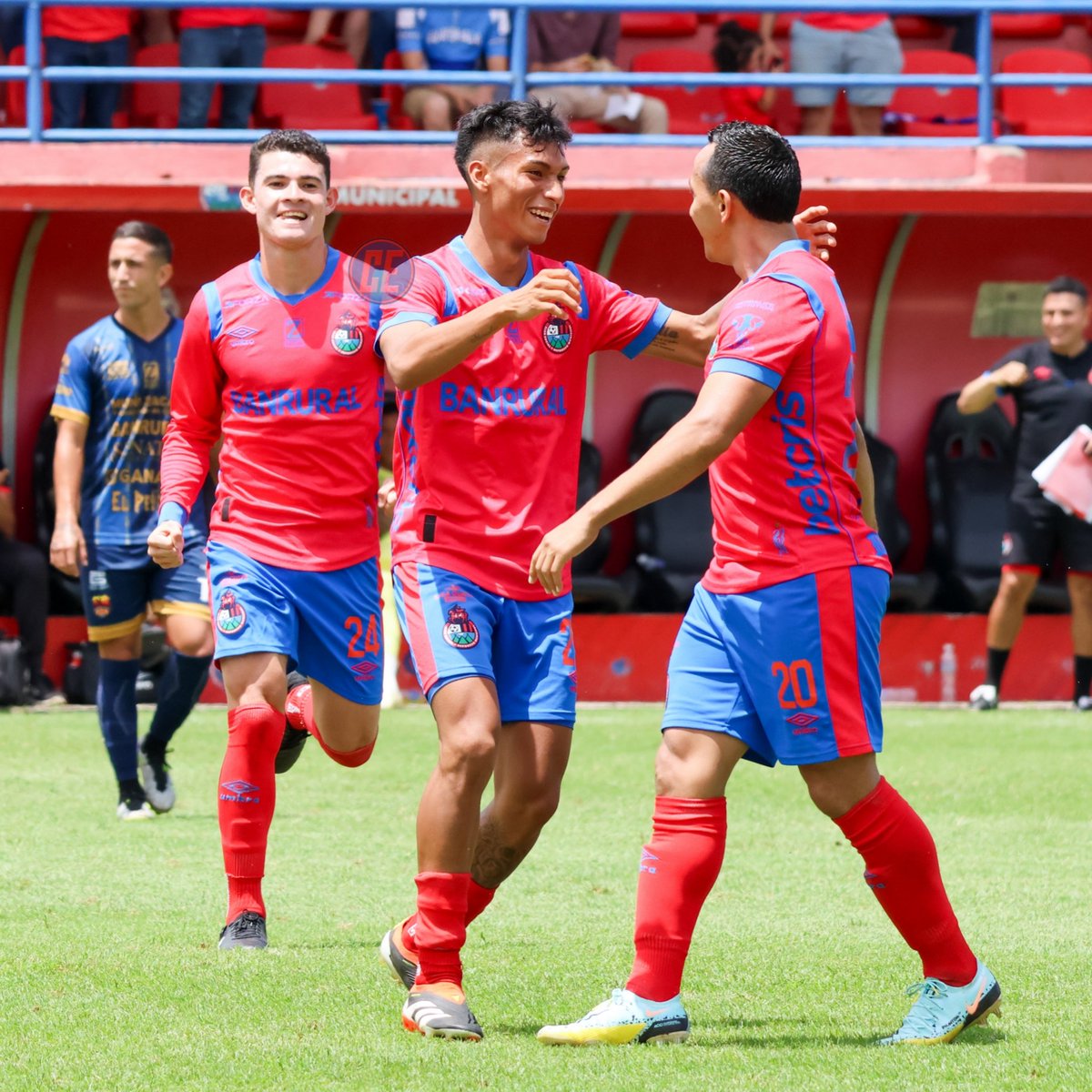 CorazonEscarlat's tweet photo. GOOOOOOOOOOOL ROJO 🔴🔵
Anotación de Rudy Muñoz https://t.co/d1ic7FKvgM