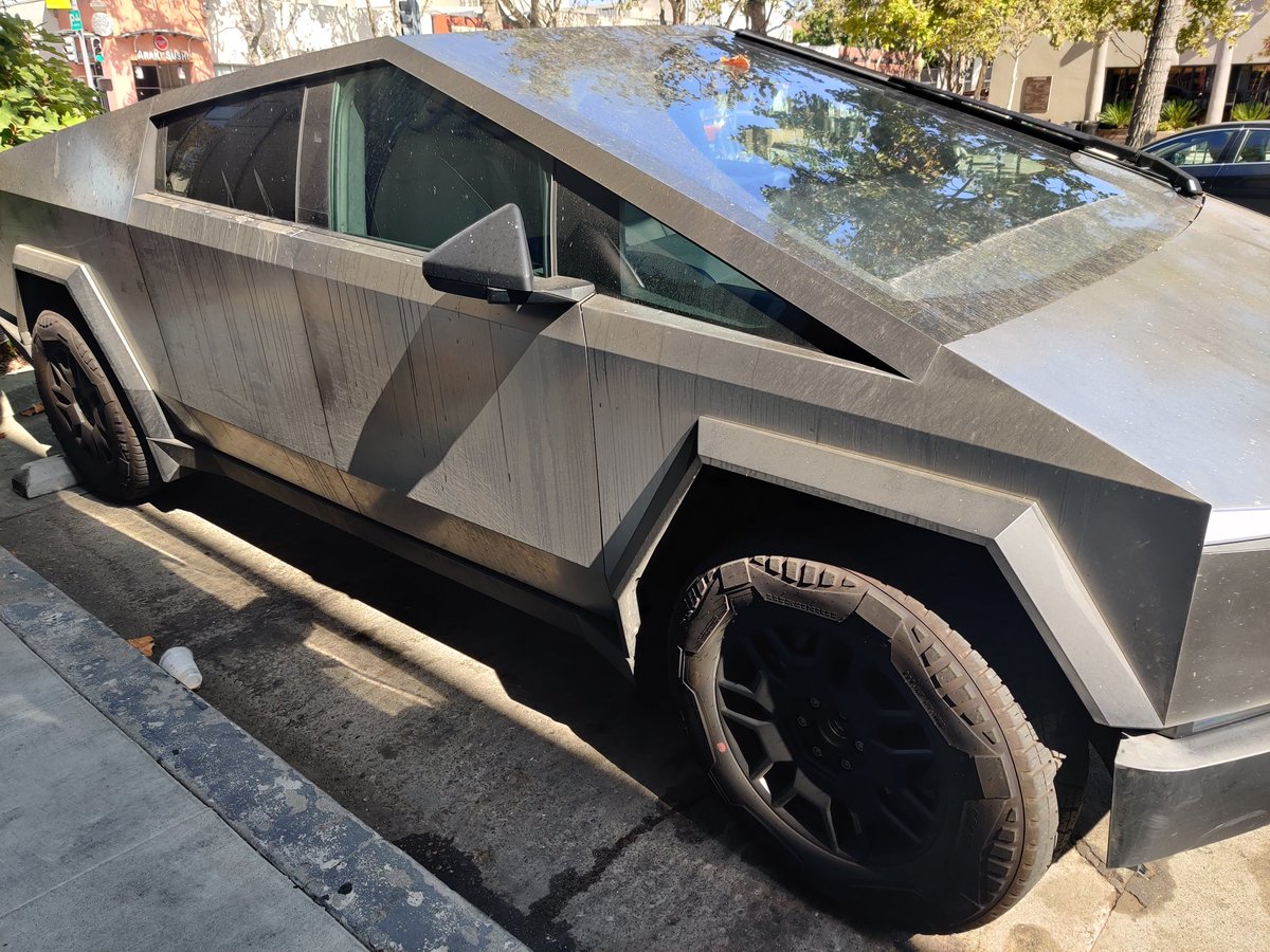 ZIM VR Live 🌋 tweet media