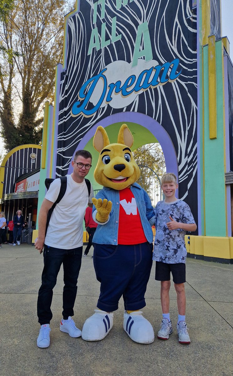 Weekendje Urk/Flevoland; keihard trainen bij Challenger Gym, de Urker Jamballa hype eens proeven, vis gehaald bij de toppers van <a href="/jongensvdfant/">jongens van de fant</a> en <a href="/WalibiHolland/">Walibi Holland</a> met de mannen.