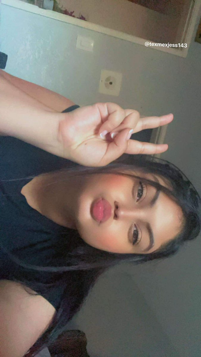 TexMexJess143's tweet photo. Rt if you love Latinas 🫶😻 https://t.co/yqz9v4TB66