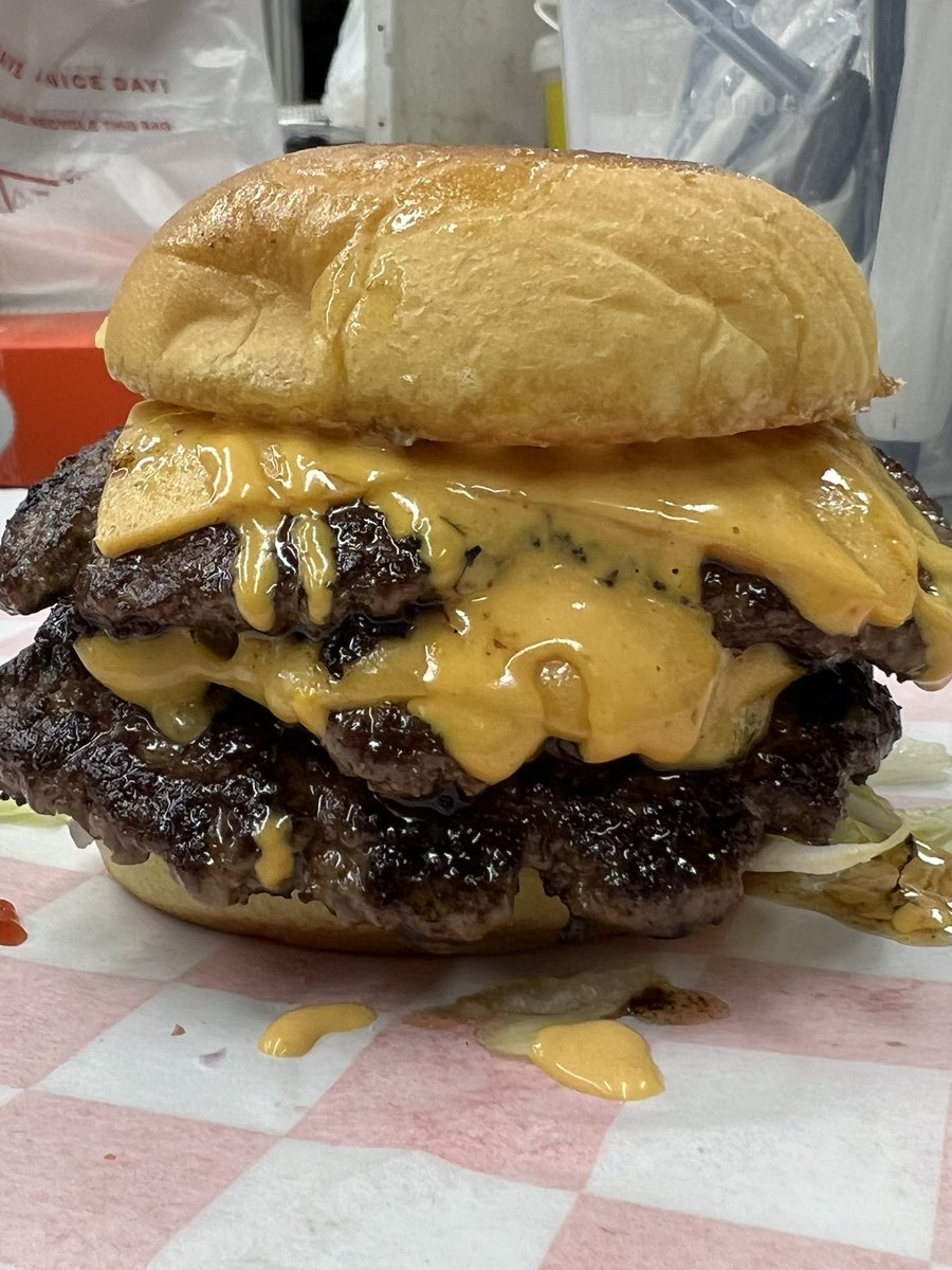 DOUBLE UP BURGER tweet media