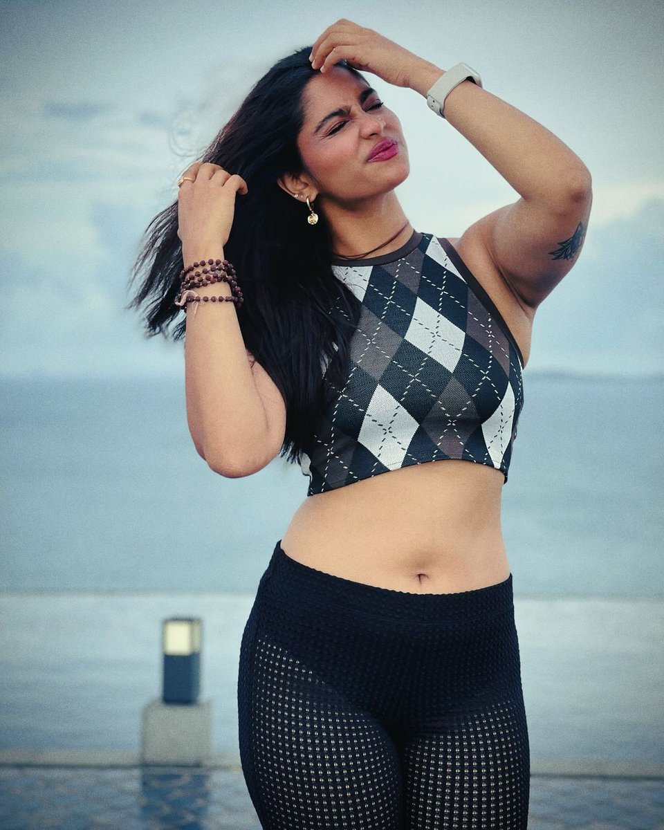 Virendr98269086's tweet photo. #Shankar Which one is most sexiest 🔥&amp; hottest Indian actress??
Like: #shivaninarayan
Retweet: #RashmikaMandanna
@shivaninarayana https://t.co/7RDMa8cVvR
