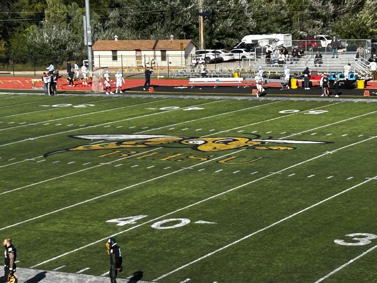 akaCoachWilly's tweet photo. Swarm Day at Black Hills State, aka Homecoming at Harvard of the Hills. Hooking up with former teammates (consensus of the group: we were really good 😊)
Commemorative bench for former coach, logo, and end of game scorecard. Great weekend.
#Jacket4Life https://t.co/zQI8HbxkdR