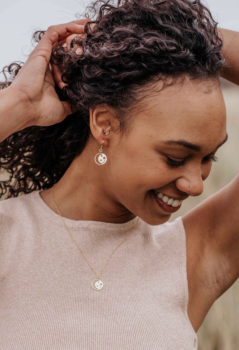 It’s written in the 🌙 and ✨ with our pretty Este Necklace and Huggie Hoop Earrings, a thoughtful gift no matter what the occasion

Shop here > wisterialondon.com/product-catego…

#wisterialondon #jewellerylover #moonandstars #giftideas