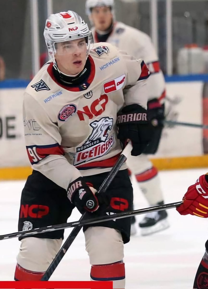 HockeyMaritime's tweet photo. It was a multi-goal performance for Jeremy McKenna as the Nürnberg Ice Tigers defeated the Augsburger Panther 4-1 in the DEL🇩🇪.

This is McKenna's first goal with his new club, and it’s only just the beginning for the Summerside, PEI product.

#DEL #PEI #McKenna #MaritimeHockey https://t.co/HV2SA2UNl4