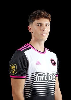 ⚽️| GOOOOOOOOOL DE ROBERT VALLRIBERA A LOS 7’ DEL PT!
🤟🏻Kunisports 2-1 Pio FC 🐥
#KingsLeague #Kunisports