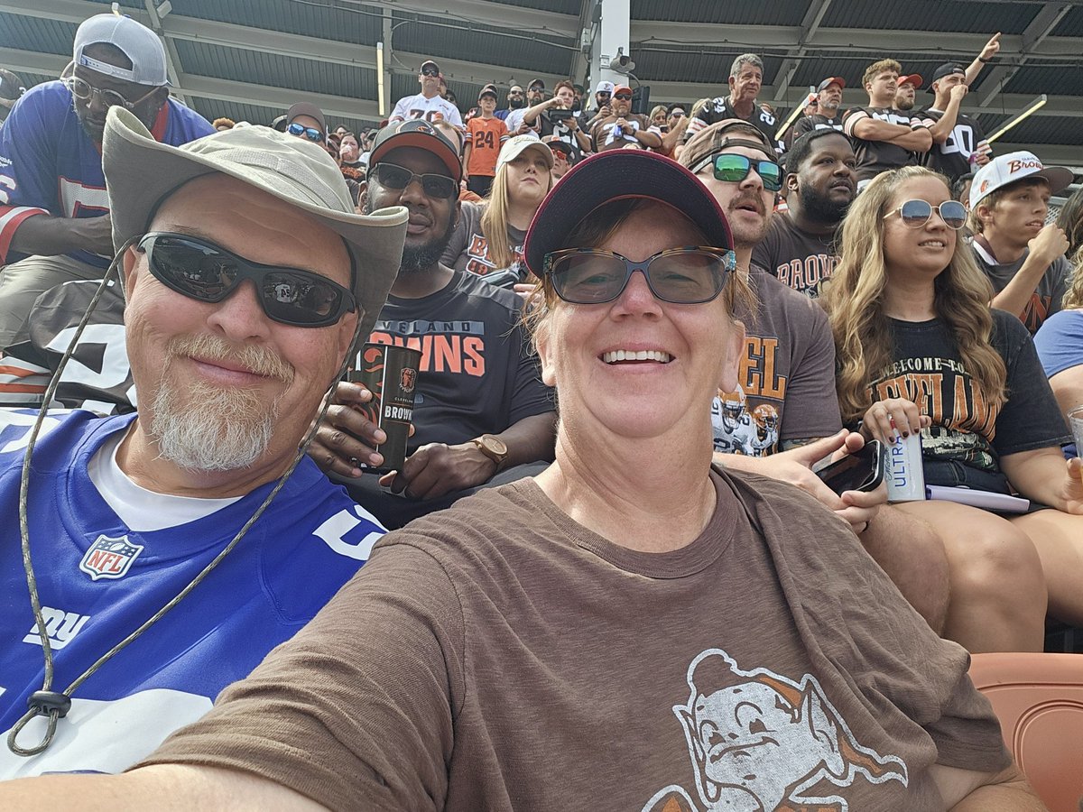 9ahC's tweet image. House divided @Browns @Giants happy to see @TheJK_Kid back in The Land