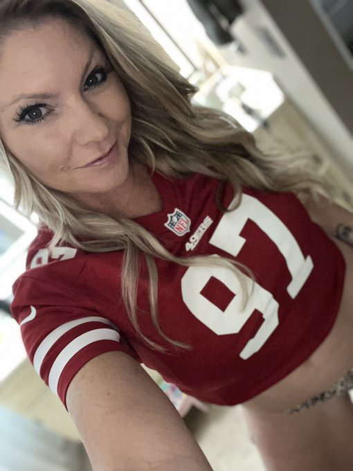 Sunday fundayyyyyyy !!! Feeling extra frisky today 😈 feeling we need to make this sinful Sunday 🔥 https://t<a href="/tag/realloyalfans"class="tags"><span>#realloyalfans</span></a>