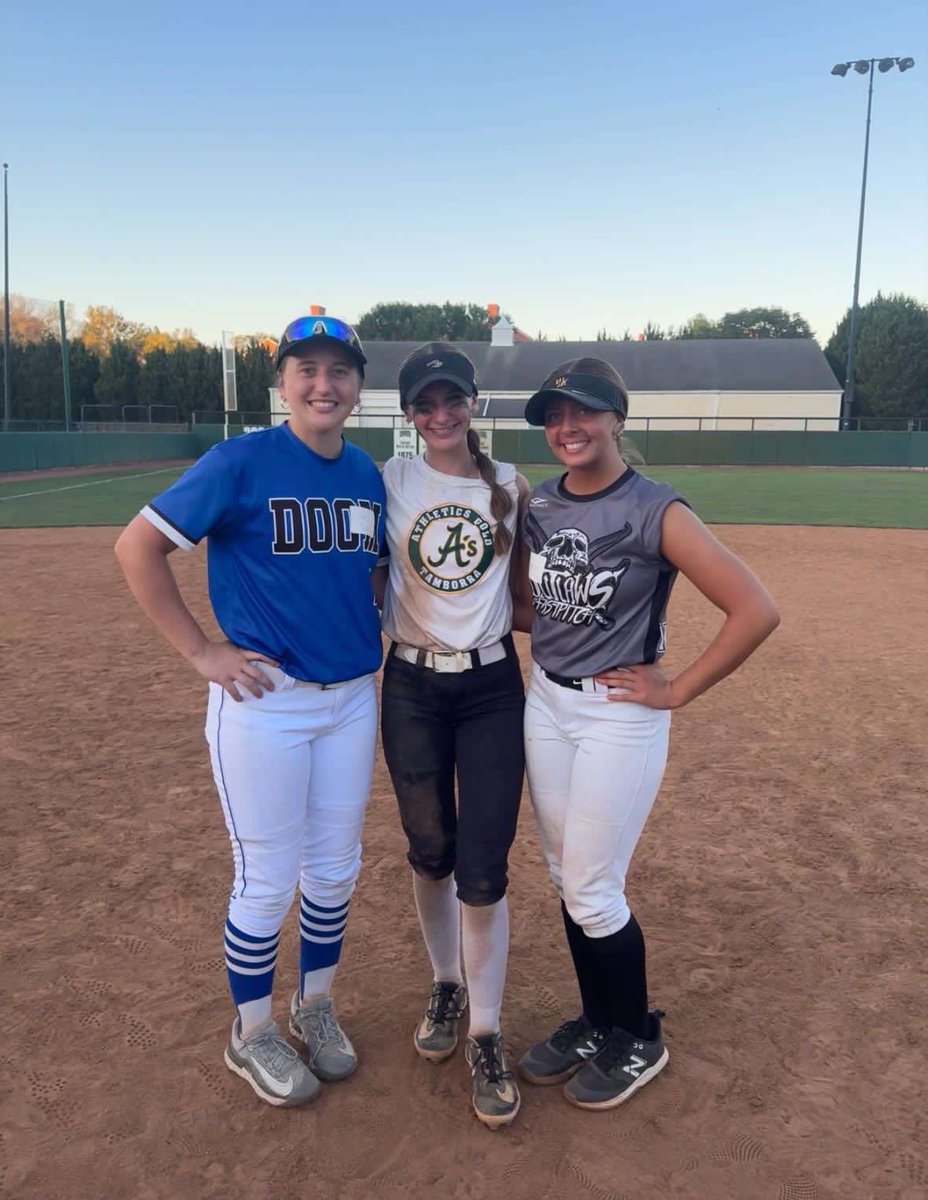 JuliaDeely2026's tweet photo. Had an amazing day yesterday at a camp for Ohio University! Thank you Coach Hall for such a great experience! and Thank you Mom and Dad for taking me! I learned so much about outfield and hitting and had so much fun!! @Hall_J_4 @OhioBobcatSB @CoachJeffHill @sheetman01 https://t.co/Xqo4Fb8UC7