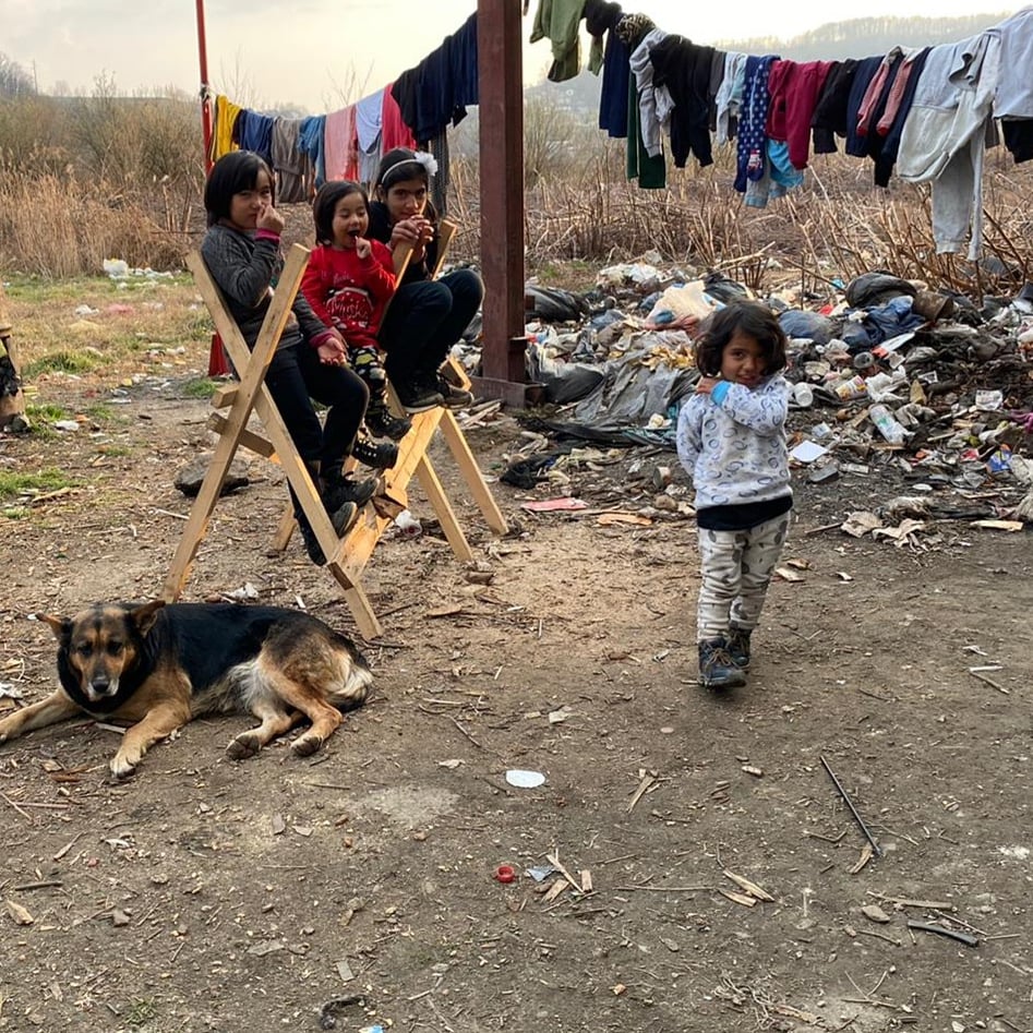 veladzic_adx's tweet photo. Bosnia USK area
#refugees for many in-visible population in
daily fight for survive day by day night by night in coming cold.
#migrants,#refugess #kids 
@Pontifex
@EpicocoLM
@FiorellaMannoia 
@juancarvaticano
@fabiotonacci https://t.co/rJFVWLnqzT