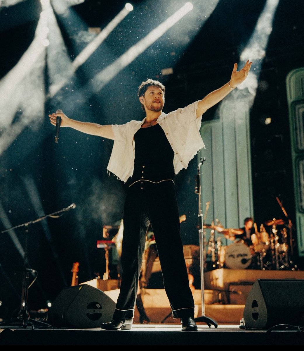 Who’s that cute boy in the white jacket and the thick accent?