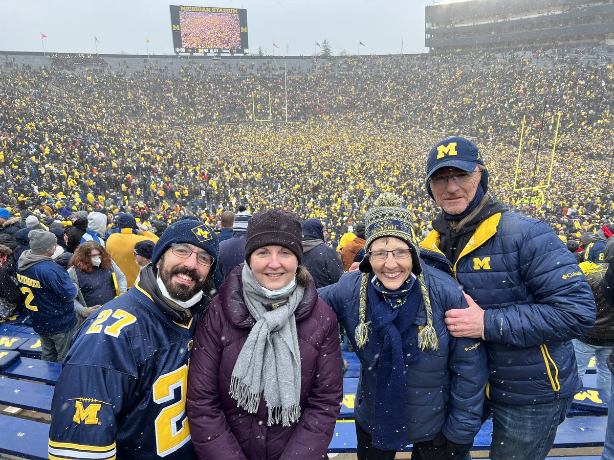 BartellAaron's tweet photo. @joelklatt Best sporting event of any kind I’ve ever seen! Go Blue! 〽️ https://t.co/A3dIQUnvNz