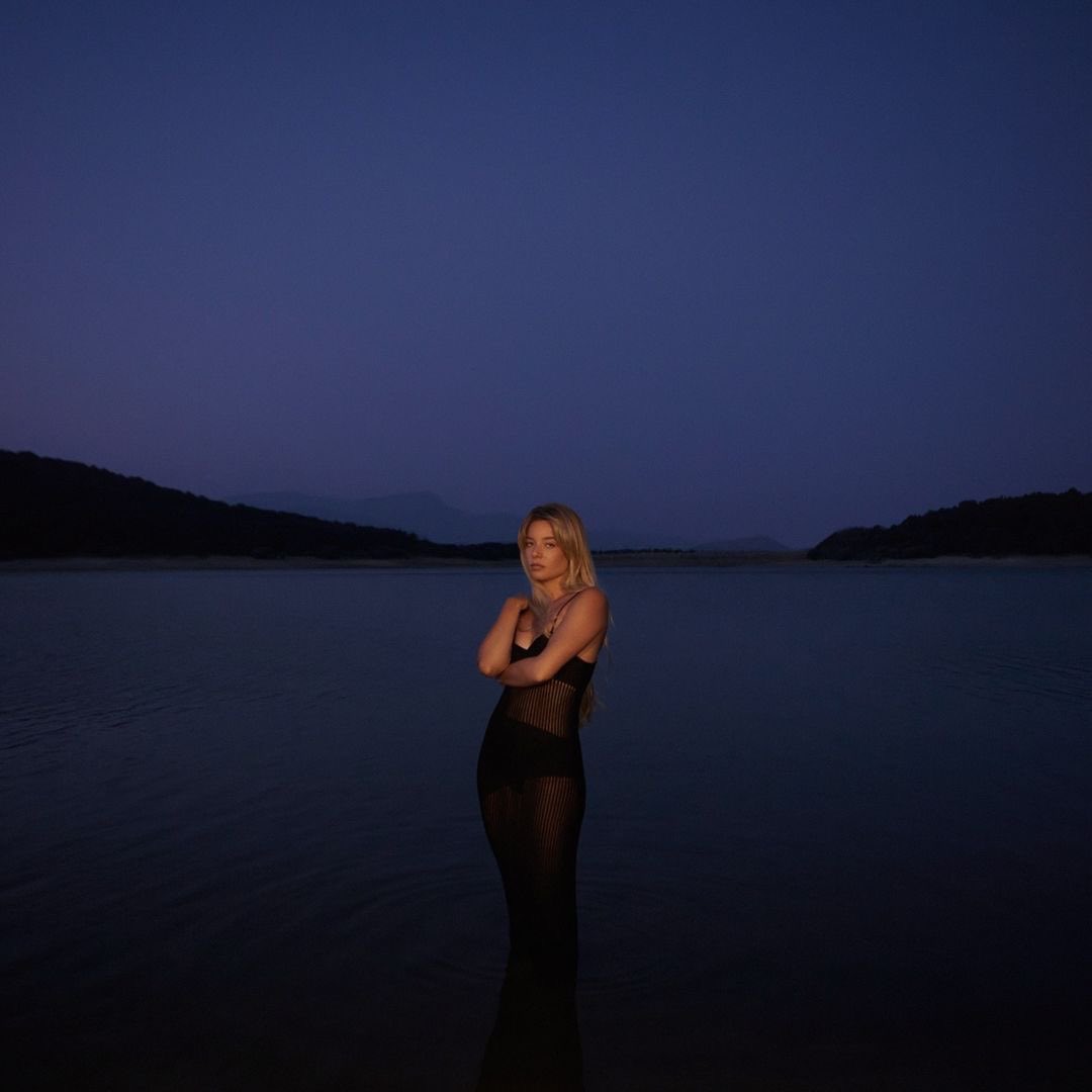 saturnatalia's tweet image. claridad vs oscuridad… el verdadero get you a girl who can do both