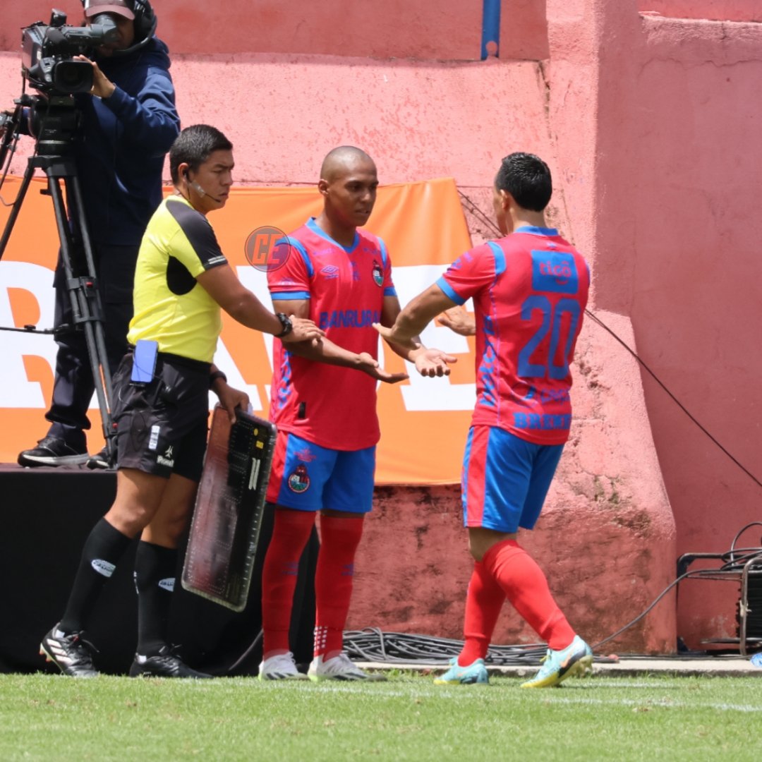CorazonEscarlat's tweet photo. Hace su debut oficial Juan Pablo Monterroso 🔴🔵

¡MUCHAS FELICIDADES ZURDO! https://t.co/c6Singitb8