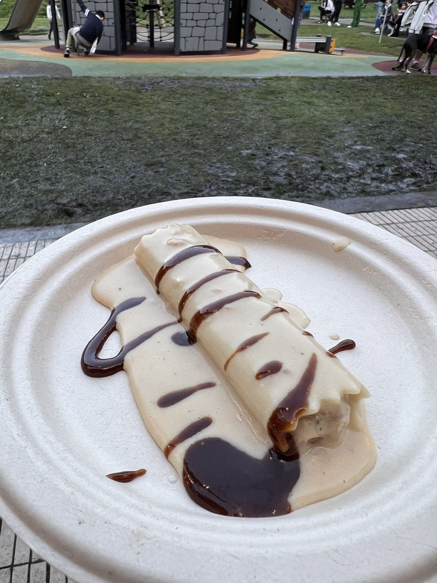 No he pogut menjar tots els platets, però per mi els guanyadors: pollastre del Beç i el caneló d’en <a href="/MarcelBesoli/">Marcel Besolí</a> ! La pizza del Hincha fantàstica també! <a href="/AndorraTaste/">Andorra Taste</a> com a suggerència, el diumenge tanqueu un pelet més tard! 21h-21h30! L’ambient era molt bo, malgrat la pluja. ❤️