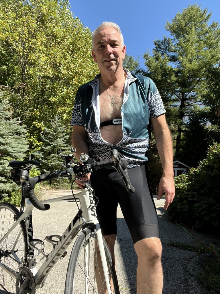 SpeckledDog1545's tweet photo. Sunday afternoon reset. #fitat60 #meninspandex #gaymen https://t.co/QO3qPFBqbS
