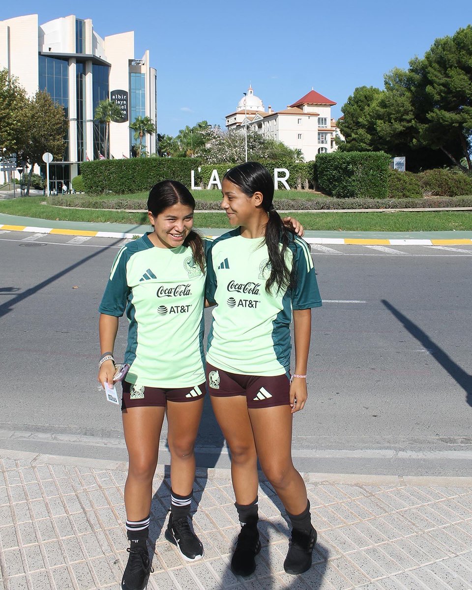 #Sub17Fem | Llegamos a Albir, España.🇪🇸

Nos preparamos y seguimos trabajando de cara a nuestra participación en el Mundial de República Dominicana. 💪🏽🔥

#PasosDeOro