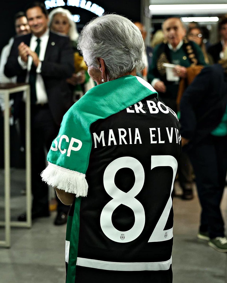 Dona Maria perdeu a casa no incêndio em Albergaria-a-Velha e agora o Sporting levou-a a Alvalade pela primeira vez 💚