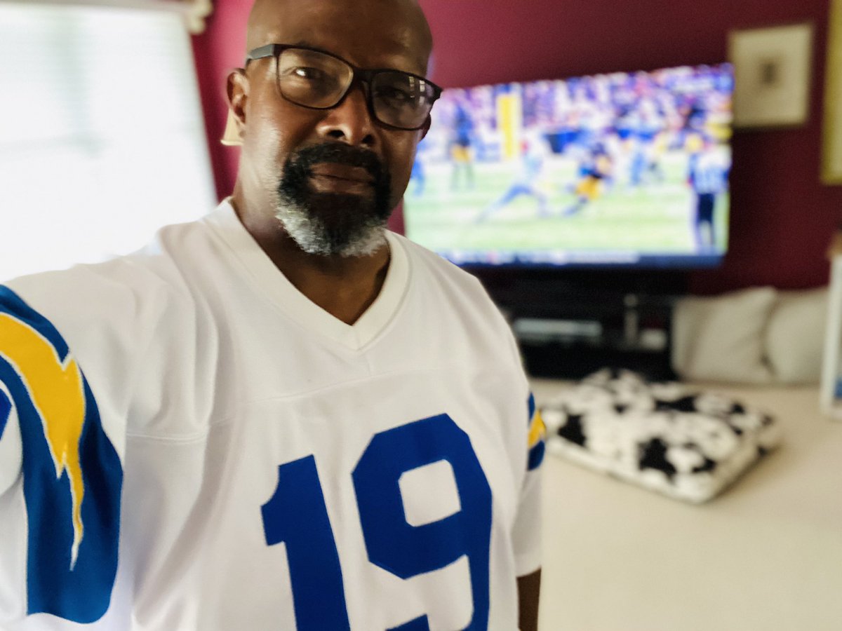 reneknottsports's tweet photo. I put on my throwback to support @mkknott and her @chargers But I think sheโs going to make me change. ๐คฆ๐พโโ๏ธ #nomojo #badluck ๐คท๐ฟโโ๏ธ https://t.co/O0YfJn7JG0