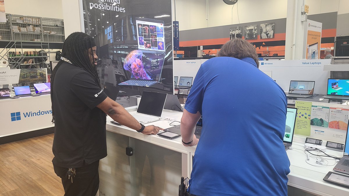 LenovoStLouis's tweet image. In store getting some training in #wearepremium #wearelenovo