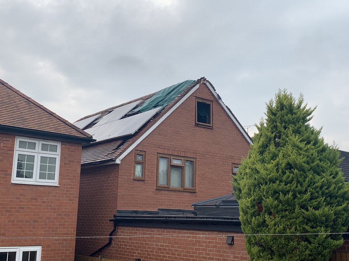 I’ve been covering the impact of severe weather today. This is the aftermath of a fire at a Derby home after a suspected lightening strike. More here:

bbc.com/news/articles/…
