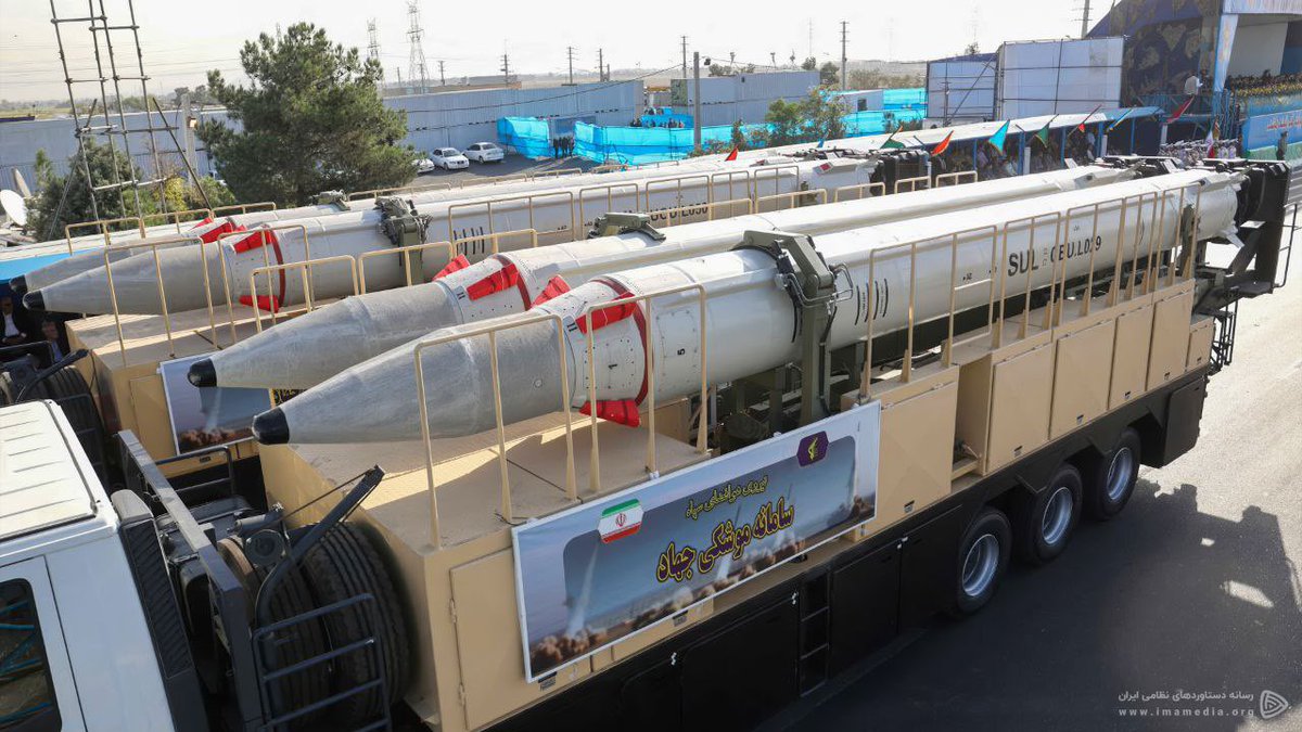vik8867dn's tweet photo. #Iran has released high-quality images of its new ballistic missile #Jahad, capable of striking targets at a distance of 1,000 km, and the #Shahed-136B drone, which can travel up to 4,000 km, according to Iranian claims. https://t.co/jH4zwJ4mq5