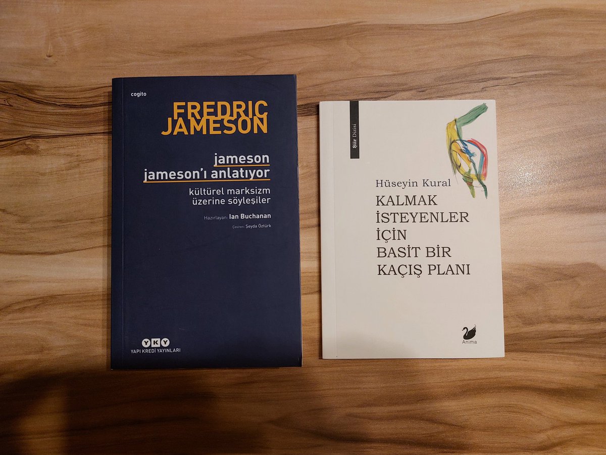 huseyinkural's tweet photo. Adamımız Fredric Jameson ölmüş. 

Son şiir kitabım "Kalmak İsteyenler İçin Basit Bir Kaçış Planı"nın önsözüne onun "Ulusal Alegori" teziyle başlamıştım. 

Onun "Modernizm İdeolojisi" kitabı okunmadan bu işler zor biraz.

@AnimaYayinlari https://t.co/FhFbsc5d2r
