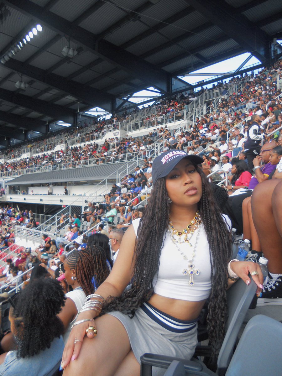 alexis 👼🏽 tweet media