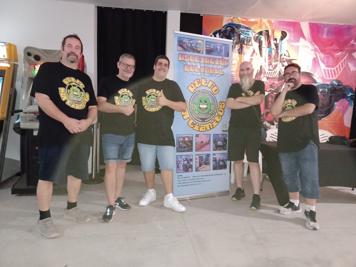 RMarcianitos's tweet photo. Espectacular día el de ayer en RetroAlacant, estamos muy orgullosos de como ha salido todo y un especial agradecimiento para la organización del evento, el próximo año más y mejor💪👾 https://t.co/t6p0z4yRRA