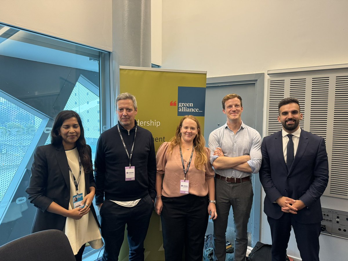 An amazing Sunday in Liverpool, speaking on 6 panels in 6 hours, covering rewilding, a fair transition, urban nature, and clean air. 

Huge thanks to <a href="/GreenAllianceUK/">Green Alliance</a>, <a href="/LCEF_UK/">Labour Climate and Environment Forum</a>, <a href="/Moreincommon_/">More in Common</a>, <a href="/TheFabians/">The Fabian Society</a>, and all the other fantastic hosts for having me represent London ✊🏼✊🏾