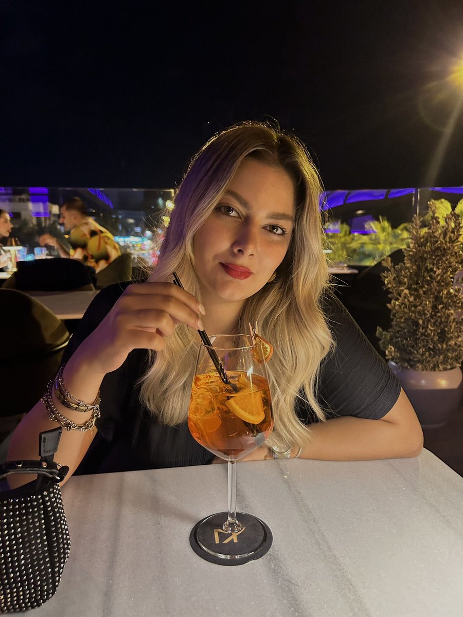 hazalssarac's tweet photo. 1. yilimizi ve ehliyetimi kutlamaya ciktik✨🥳💘🧿 https://t.co/U3jTXqYH5V