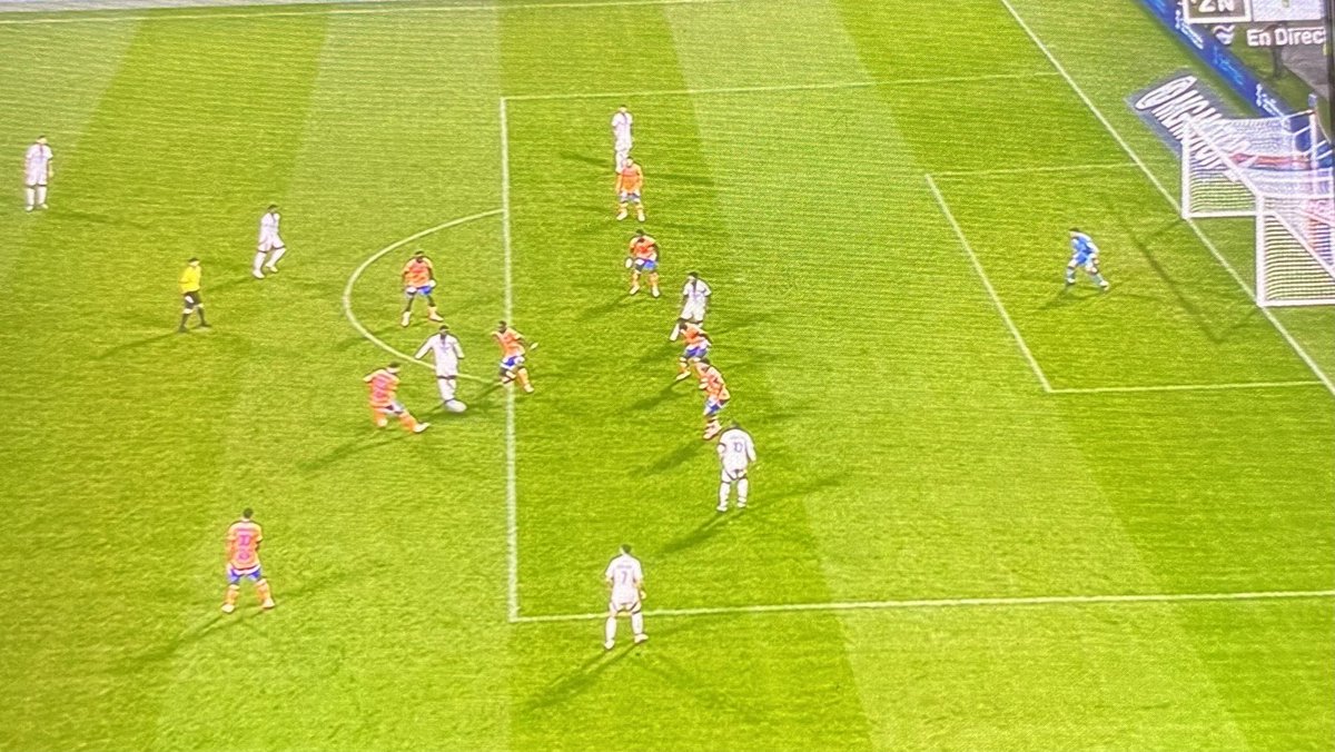 Ce hors-jeu n’a pas été sifflé